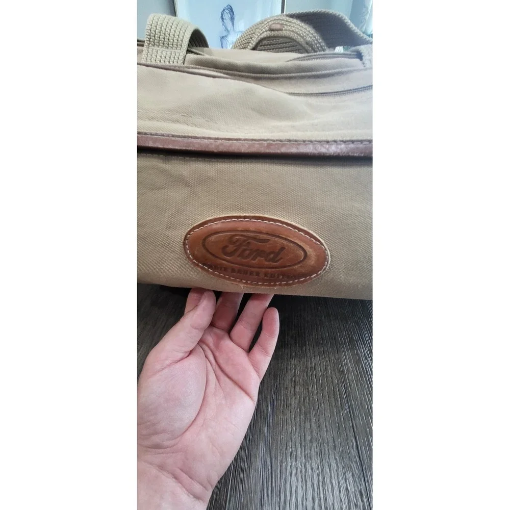 Ford Eddie Bauer Edition Beige 24x16